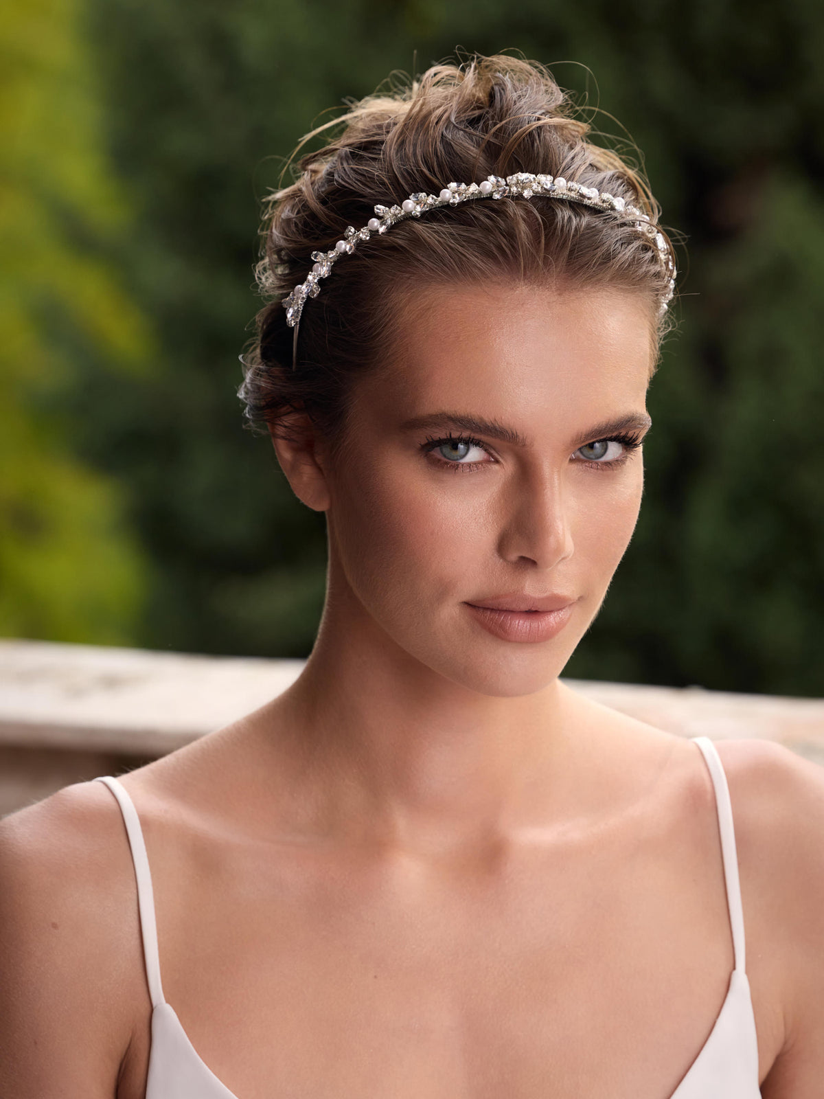 Bianco Evento Brauthaarreif J064 in Silber mit Perlen, Strass und Kristallen